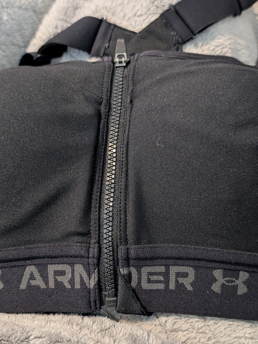 Under Armour new compression sports bra size 34C.